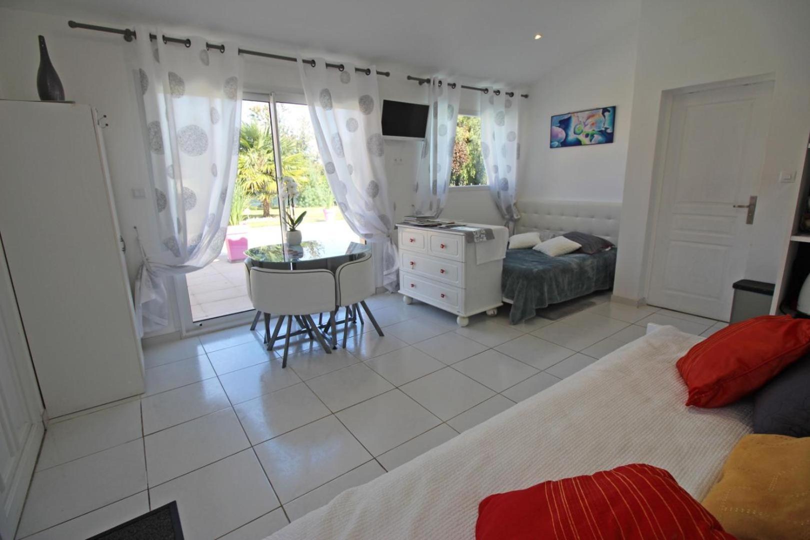 Les Carpes A Limoges Bed & Breakfast Eksteriør bilde